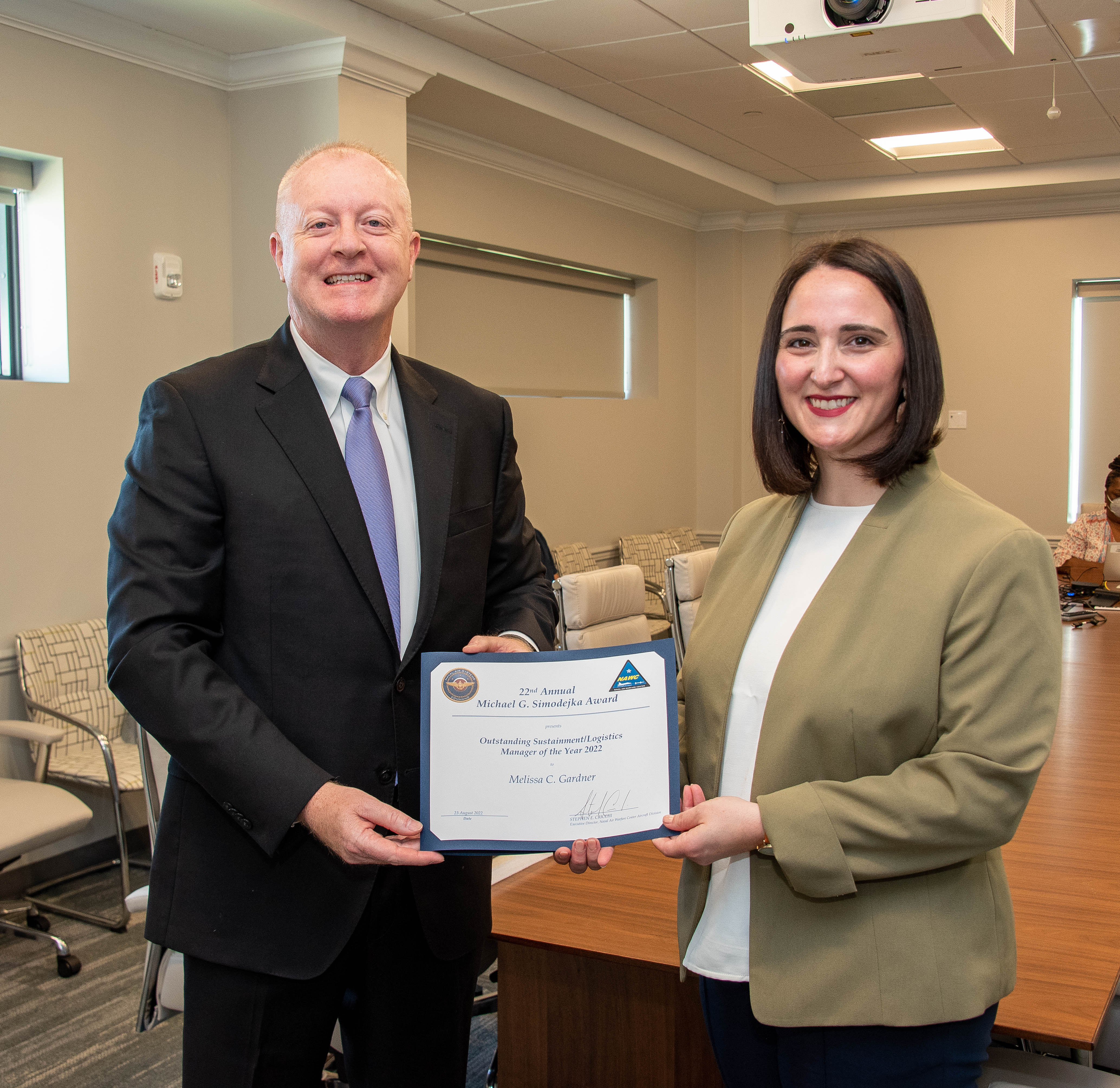 Melissa Gardner receives award at Patuxent River