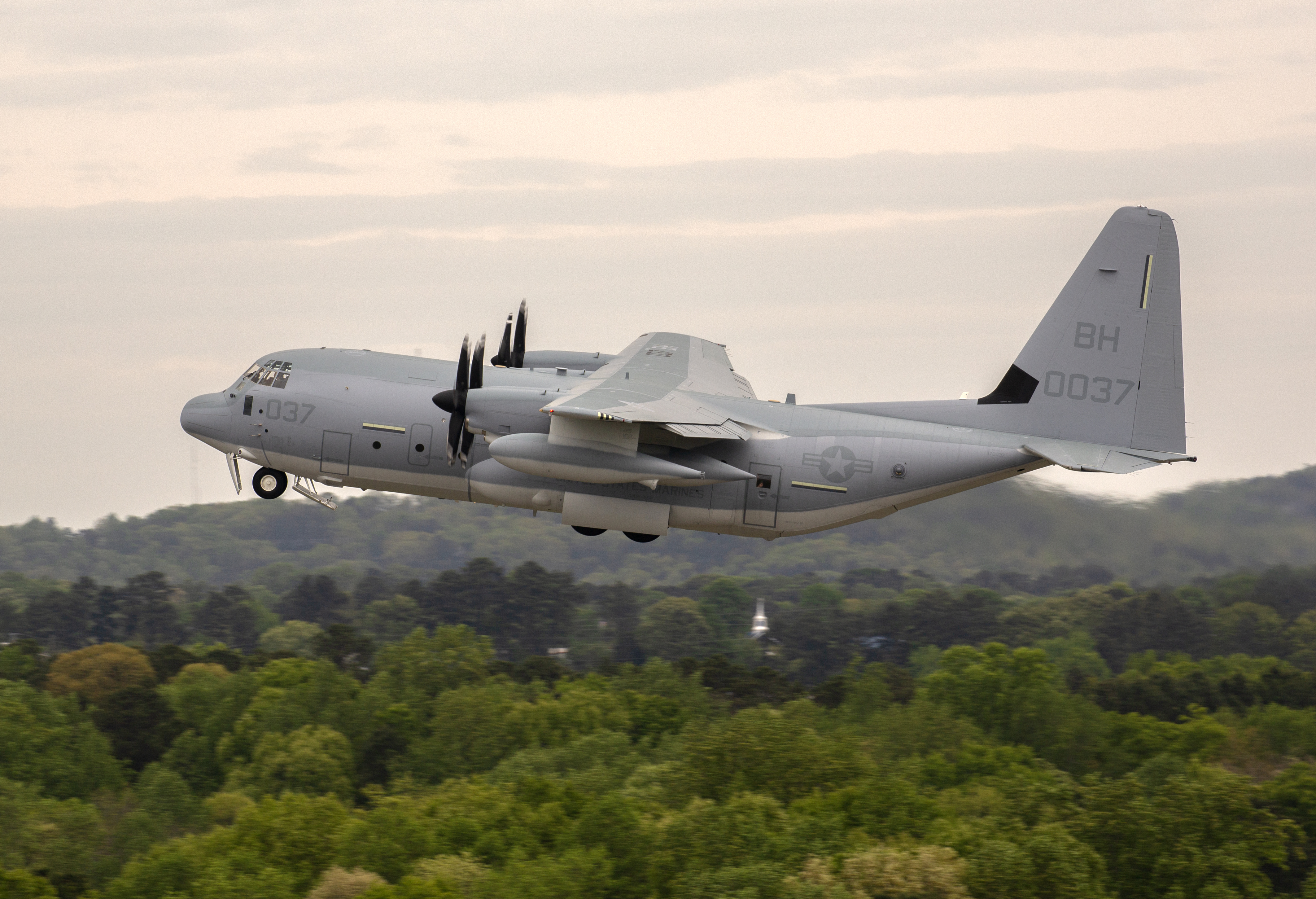 60th USMC KC-130J Takes Off in GA
