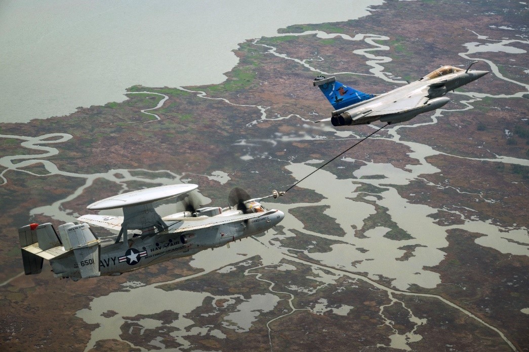 E-2d tanking from French Rafale