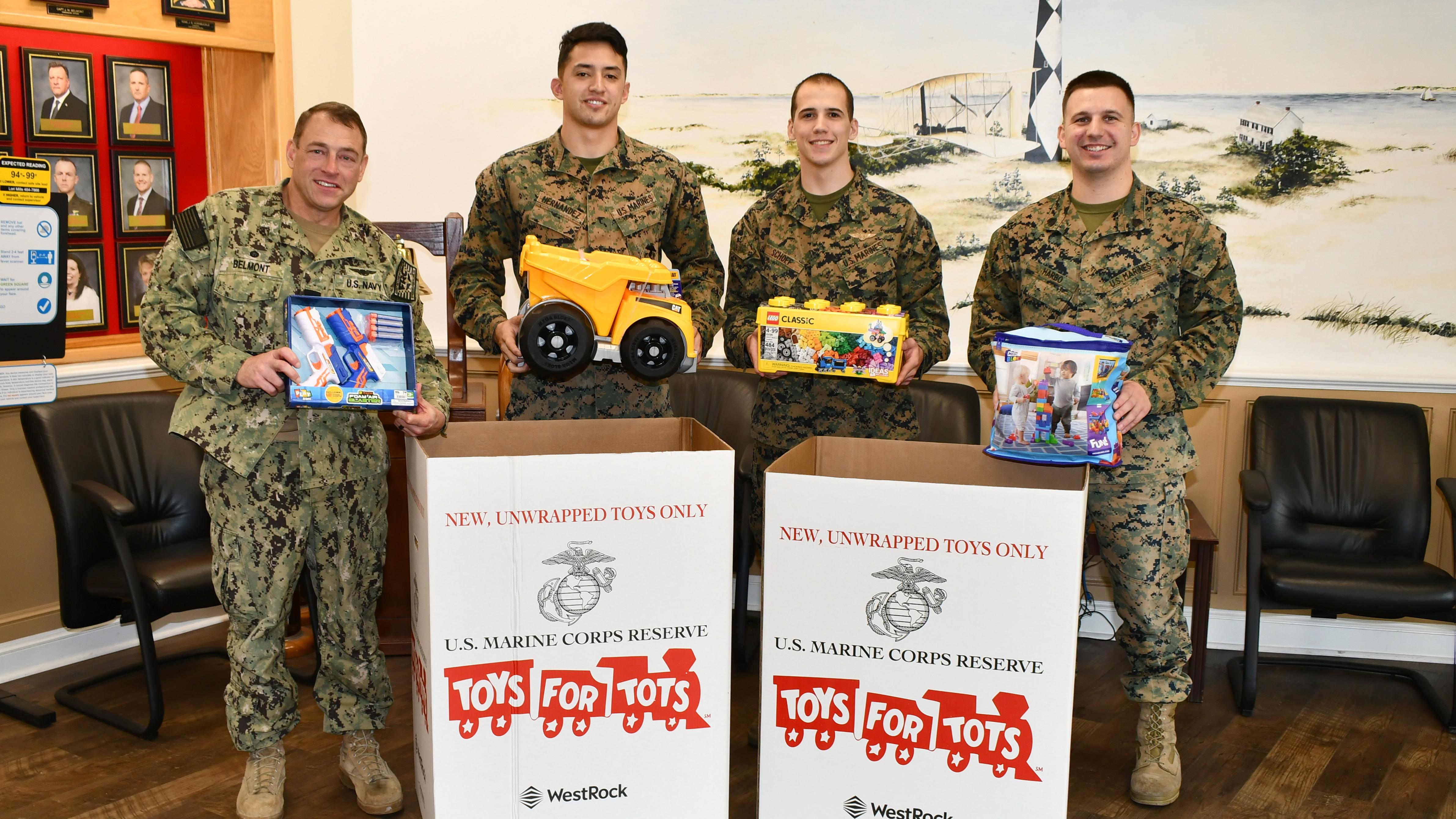 FRCE Commanding Officer and Marines support Toys for Tots