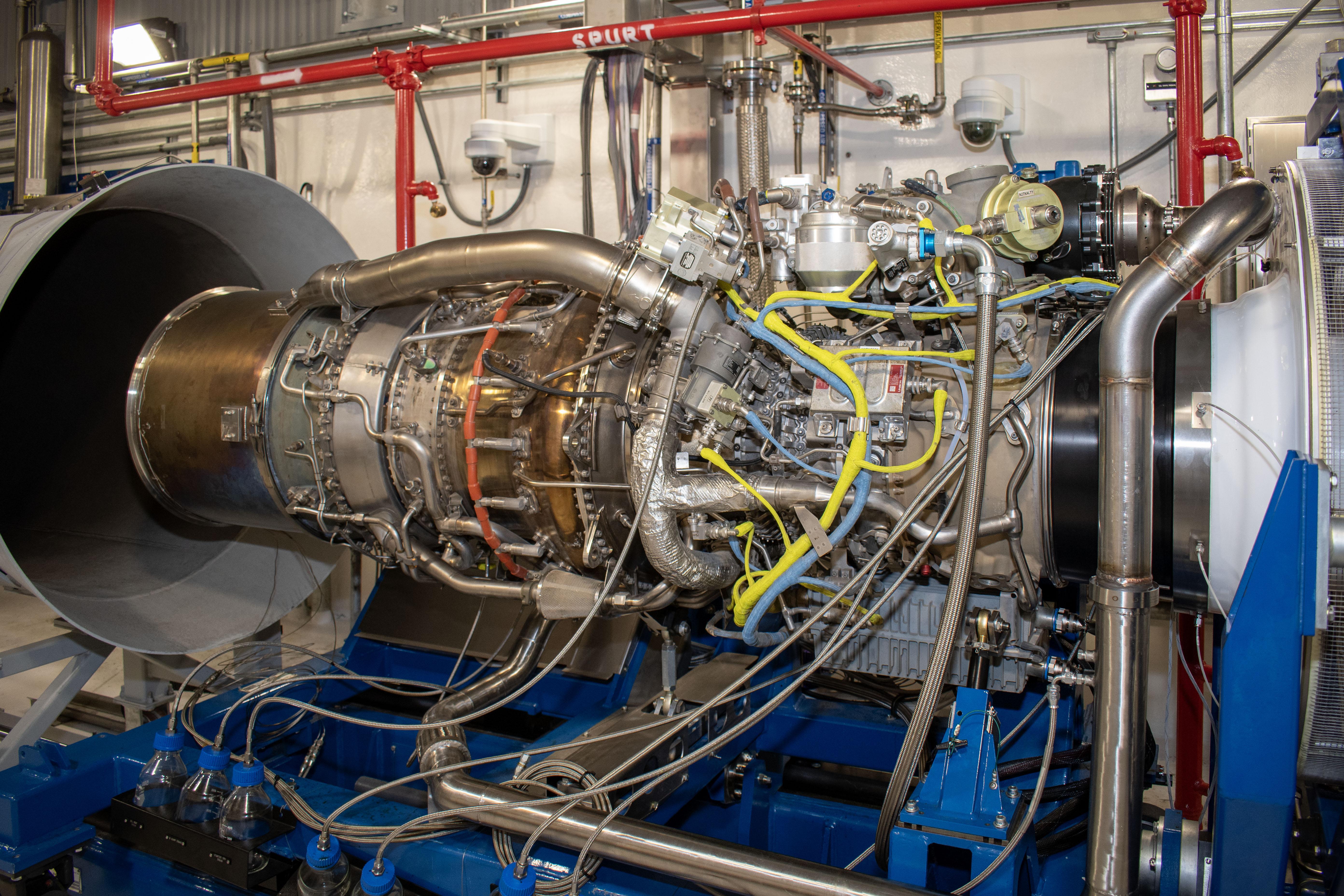 Aircraft engine in industrial environment 