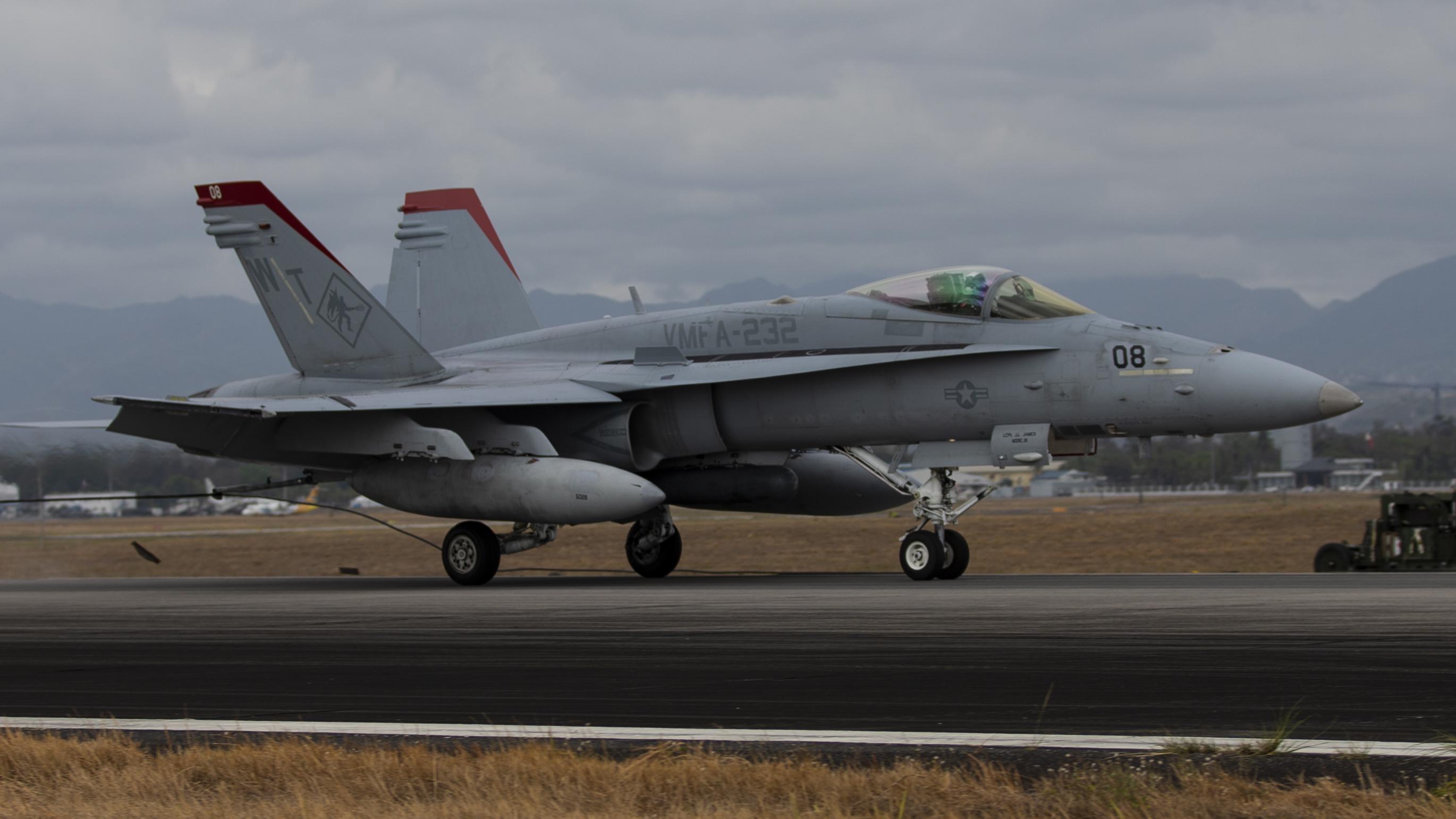 F/A 18C Hornet landing