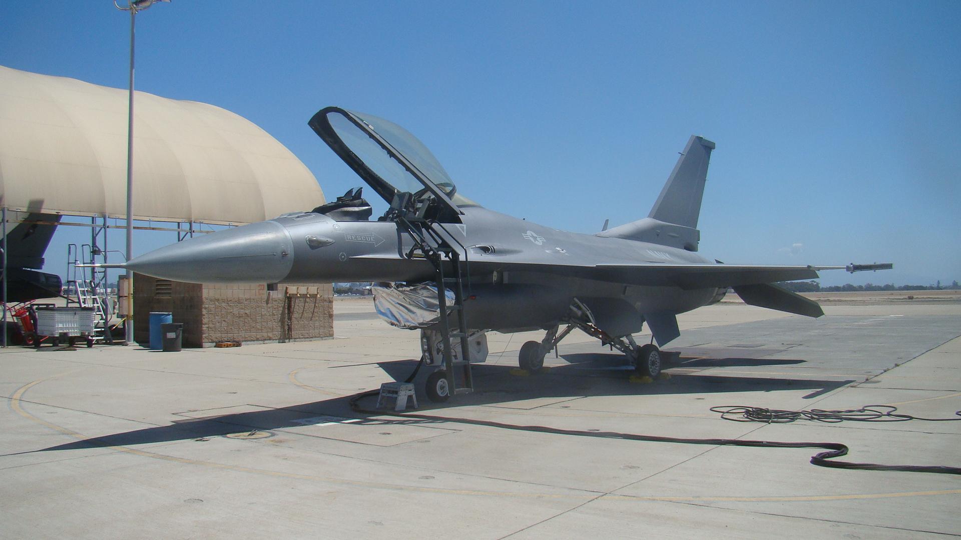F-16