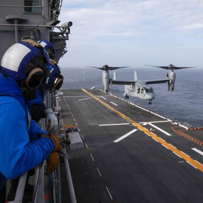 An MV-22 Osprey lands on the flight deck of USS Wasp (LHD 1). (US Navy photo by Mass Communication Specialist 3rd Class Benjamin F. Davella III)