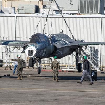 Marines lift decommissioned F-35 aircraft using crane