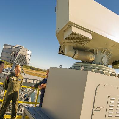 Navy demonstrates new shipboard air traffic radar 