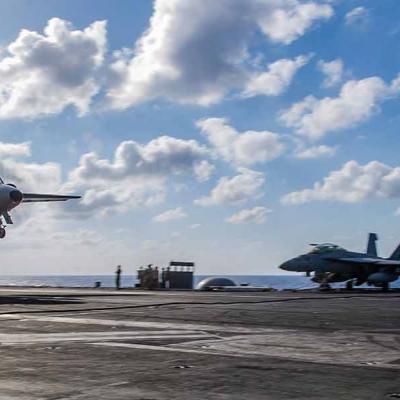 E-2 on approach