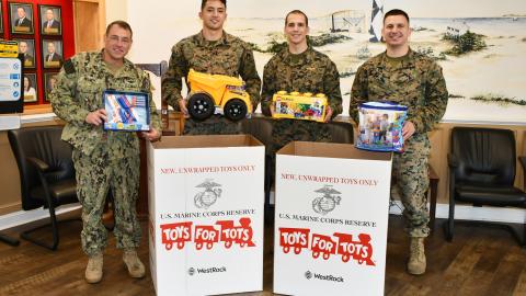 FRCE Commanding Officer and Marines support Toys for Tots