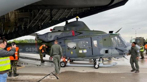 UH-1Y Venom offloading from a USAF C-17